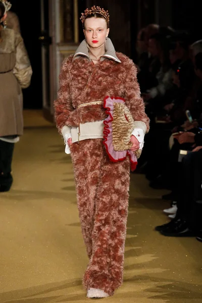 Look 25
